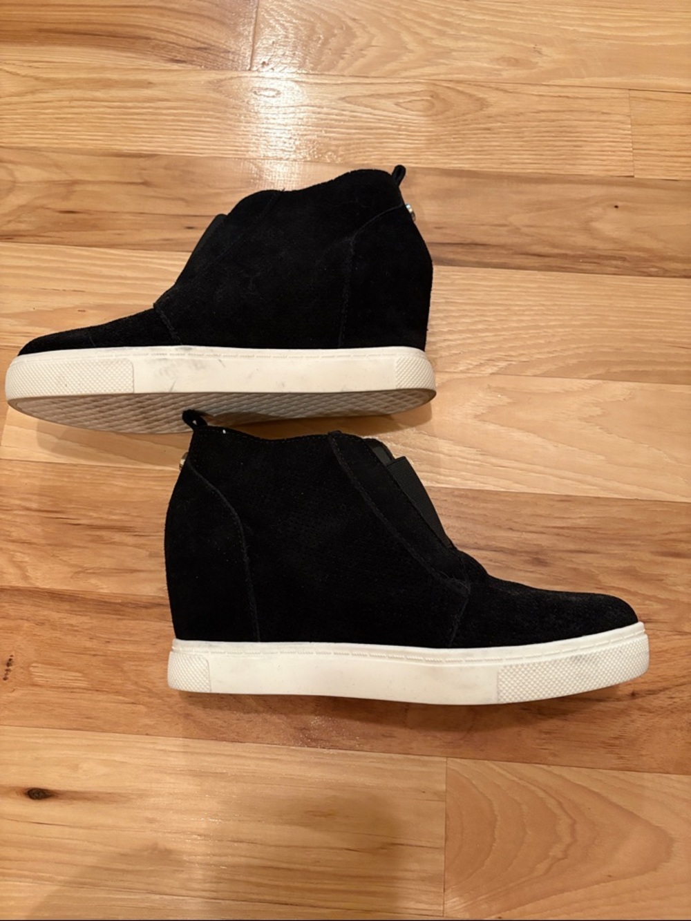 Steve Madden Black High-Top Sneakers with White Sole - Picture 3 of 6